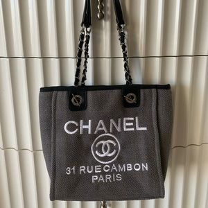 Gray tote with silver hardware